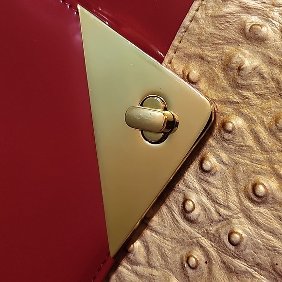 Sophisticated Modern Red and Gold Clutch/ IPAD Case with Metallic Accents EUC - Picture 14 of 15